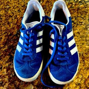 Adidas size 4